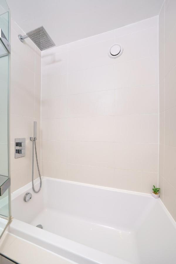 Pristine Rooms In Central Лондон Экстерьер фото